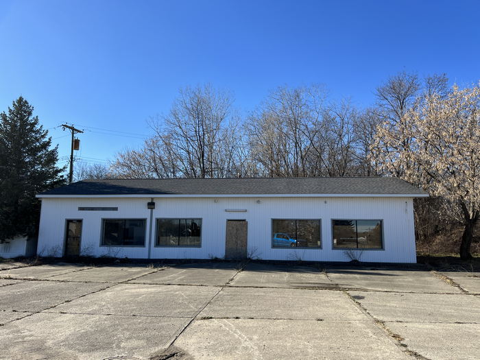 Old 23 Shopping Plaza - Nov 25 2022